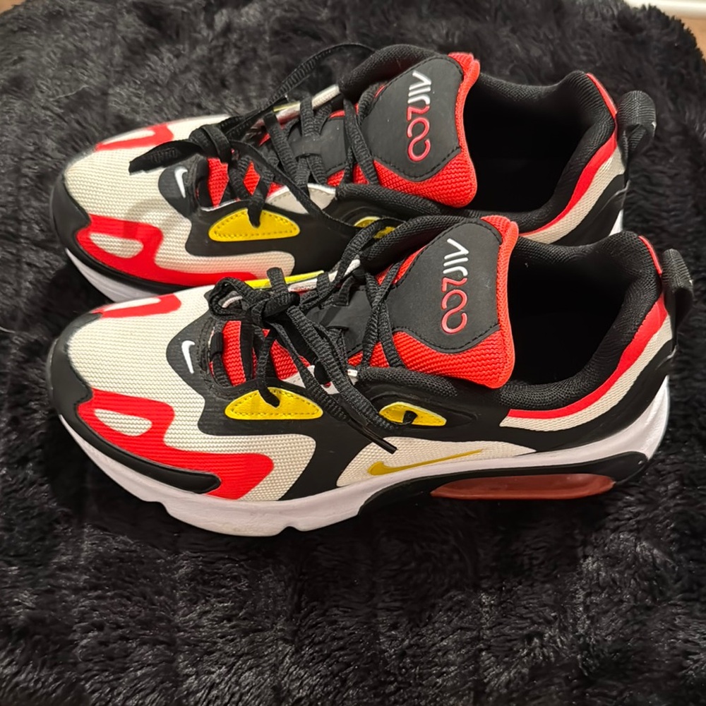 Stylish Women’s/Big kids Nike sneakers